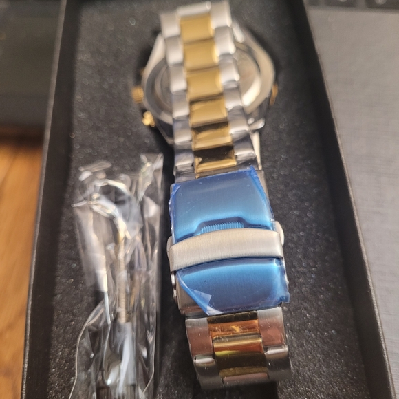 Man's watch - Picture 3 of 6